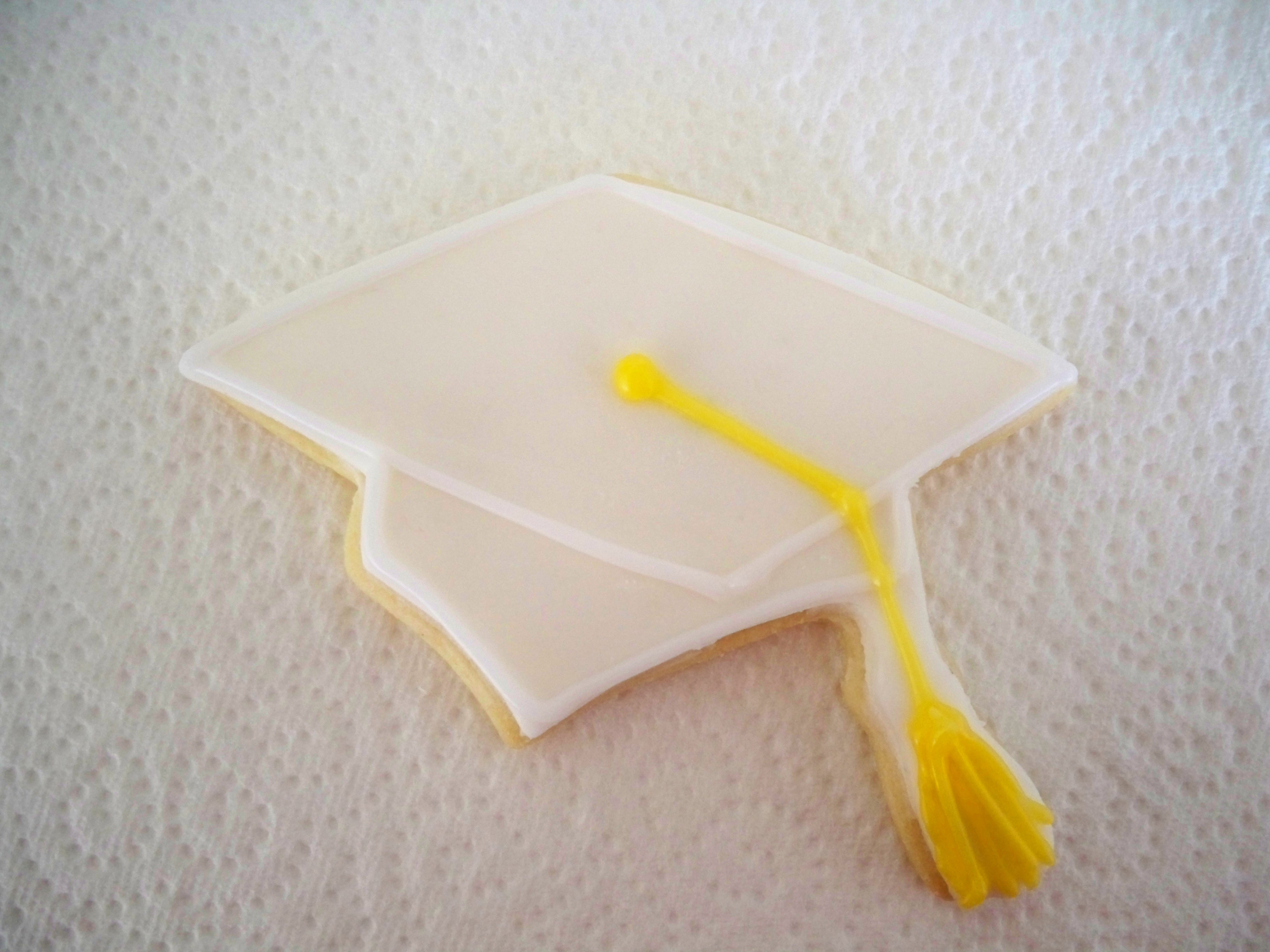 (2)White Graduation Cap
