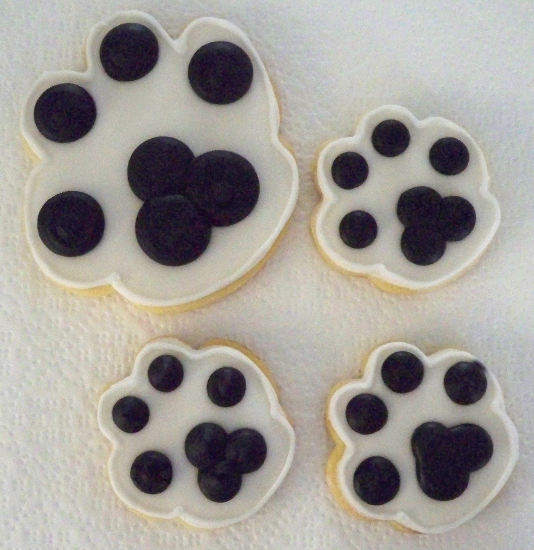 (10)Lg.Dog Paws
